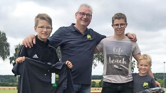 Das siegreiche Team: Silas Veth, Vorstand Jürgen Weigand, Philipp Baldauf und Manuel Zimmermann  Foto: Hannah Weigand