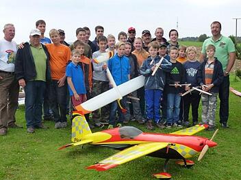 Die Teilnehmer des Modellflugzeugkurses.  Foto: MSG