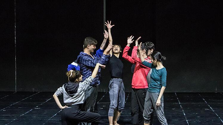 "Der Glöckner von Notre-Dame": Probenszene aus Mark McClains Ballett nach dem Roman von Victor Hugo. Die Neuproduktion feiert am 14. März Premiere.Foto: Jochen Berger