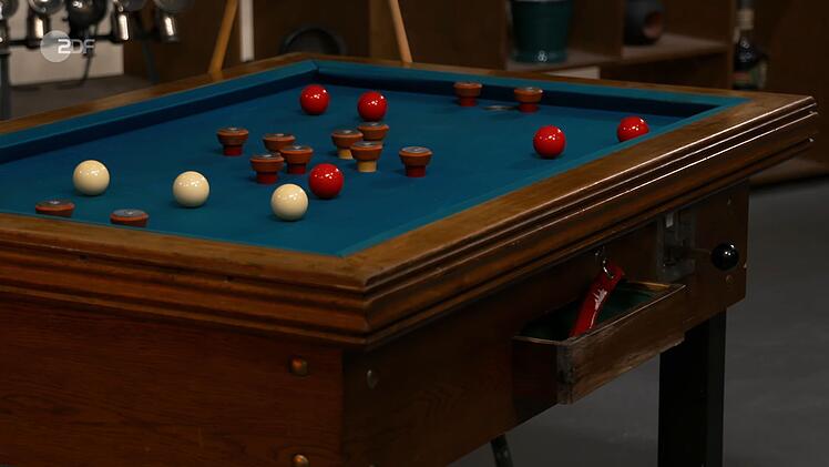 Annika Ra&szlig;bach kl&auml;rte auf: Es ging hier um das in Amerika erfundene "Bumper-Pool", in Deutschland "Golf-Billard" genannt.