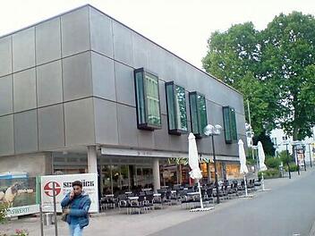 Das Landratsamt mit Fenstern Foto: Hubert Zöller