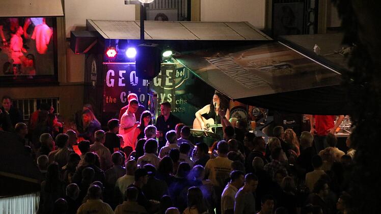 Party auf der medienwiese. Foto: Ralf Ruppert