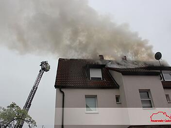 Cadolzburg: Blitzeinschlag in Einfamilienhaus - "Flammen schlugen aus Dach"