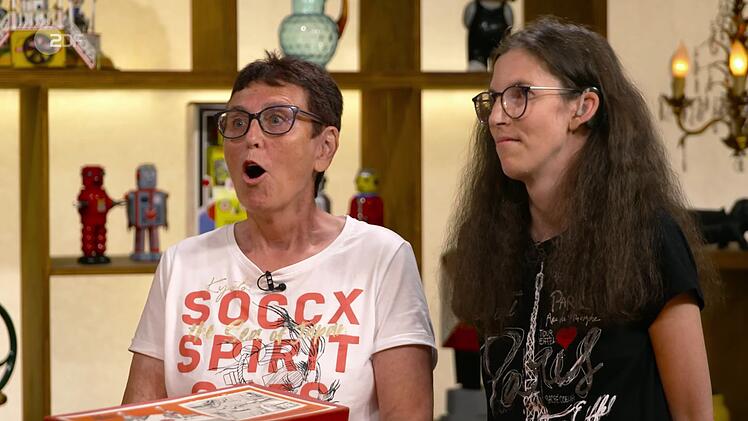 Der Experte schätzte die Schuco-Rarität im nahezu unbespielten Zustand auf 500 bis 600 Euro. "Wirklich?", wirkte die Verkäuferin mehr als überrascht. Doch die beiden Spielzeugexperten Lichter und Kümmel nickten zustimmend. Das seltene Spielzeug aus den 1950er Jahren war tatsächlici so viel wert. "Toll", staunte Petra weiter.