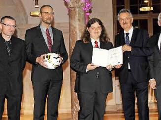 Die Gäste wurden von Staatsminister Marcel Huber begrüßt, die Urkunden wurden von Ministerialdirektor Peter Müller, Amtschef des Staatsministeriums für Unterricht und Kultus, verliehen.  Foto: Staatskanzlei