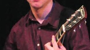Max Kämmerling begleitete Pippo Pollina bei seinem Konzert. Foto: Ulrike Langer