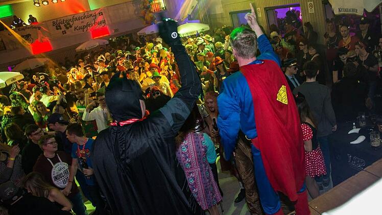 Nacht der Superhelden - der Saal ist rappelvoll. Foto: Alexander Muck
