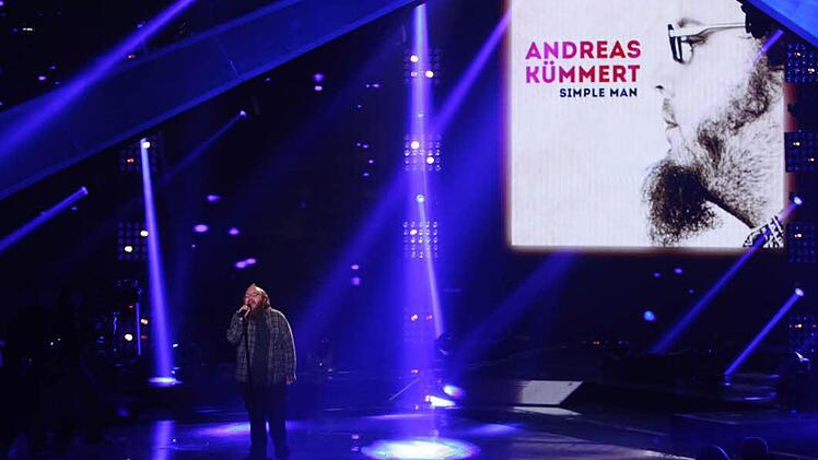 Andreas Kümmert stellte im Halbfinale zum ersten Mal seine Single "Simple Man" vor. Foto: ProSieben/Sat.1/Richard Hübner