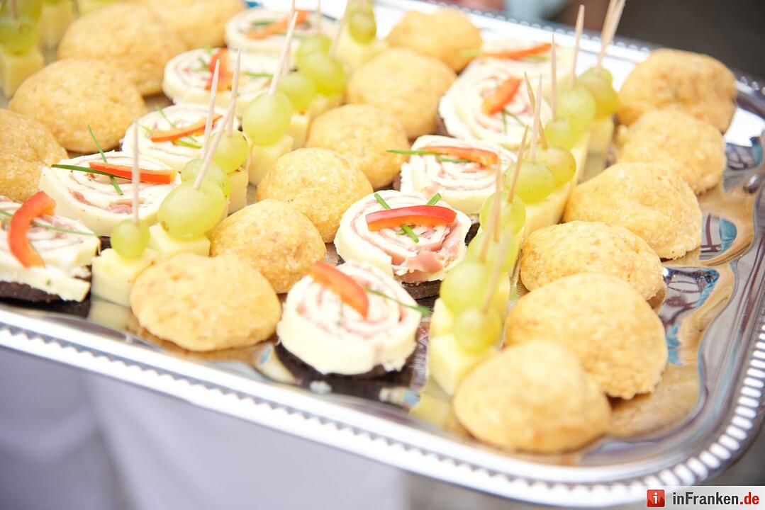 Nach einjähriger Kirchensanierung: Hannberg feiert die Wiedereröffnung der Wehrkirche der Pfarrei Geburt Mariens Hannberg