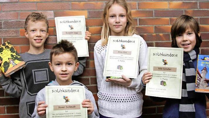 Diese vier Kinder sind die jeweils besten Leser ihrer Klasse.  Foto: privat
