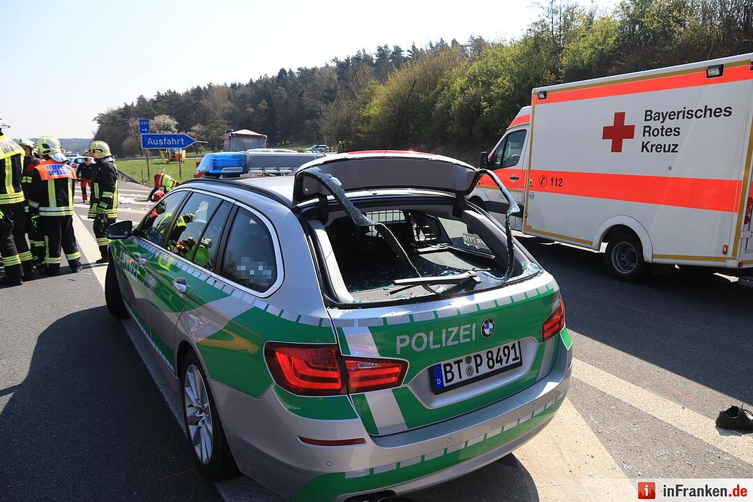 Polizist wird auf A70 von Auto erfasst und lebensgefährlich verletzt