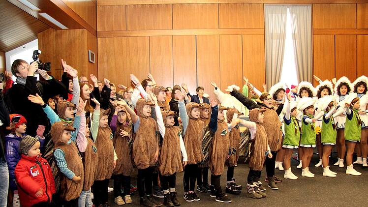 Impressionen vom Herzogenauracher Rathaussturm  Richard Sänger