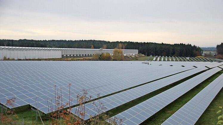 Der geplante Solarpark bei Gumpersdorf hat die nächste Hürde genommen. Symbolfoto: Archiv