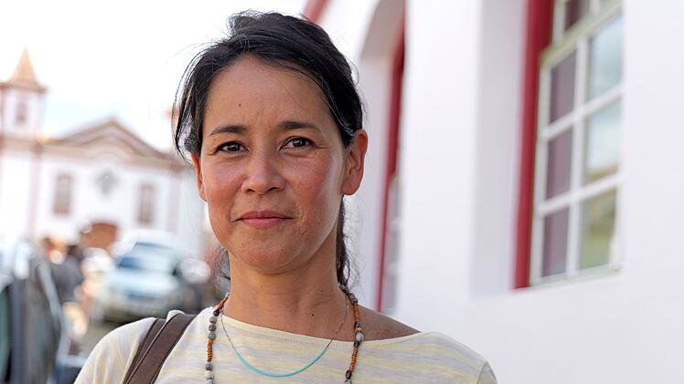 Die einheimische Anw&auml;ltin Ta&iacute;s Gon&ccedil;alves (Luka Omoto) setzt sich f&uuml;r die Menschen ein, die sich weigern, ihr Land f&uuml;r das Aufforstungsprojekt zu verlassen.