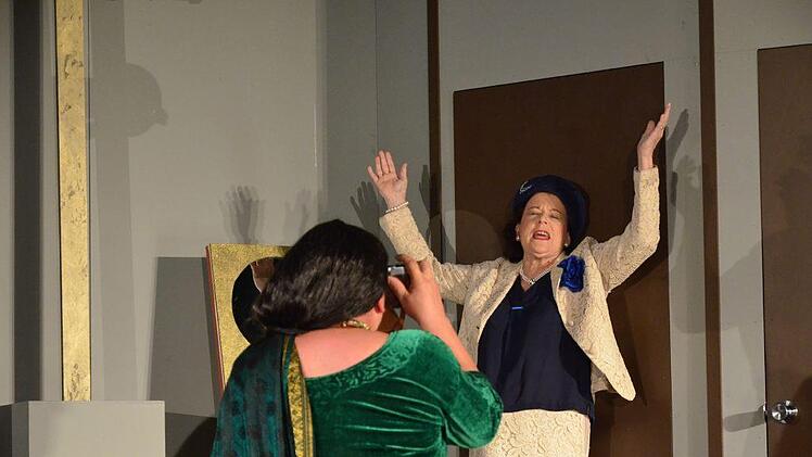 Verwechslungen und Verwirrungen stören das Bild der heilen Welt.  Fotos: Sebastian Worch