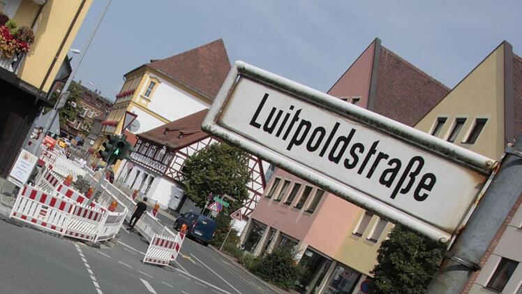 Aktuell wird noch in der Breitbandausbau  Nürnbergerstraße vorangetrieben. Als nächstes ist die Luitpoldstraße dran, die dafür komplett gesperrt wird. Foto: Johannes Höllein