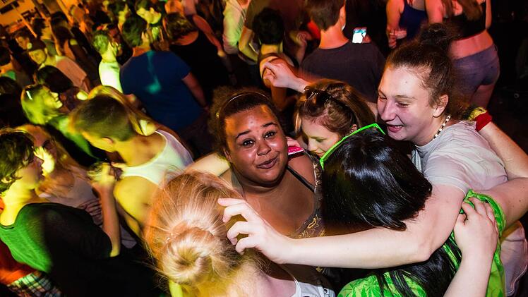 Freitagnacht: Impressionen vom Kulmbacher Altstadtfest. Foto: Alexander Muck