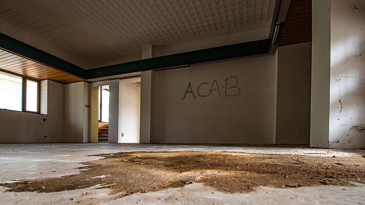 Die Bahnhofshalle: Insgesamt sind nur wenige Schmierereien zu sehen. Foto: Jürgen Hüfner