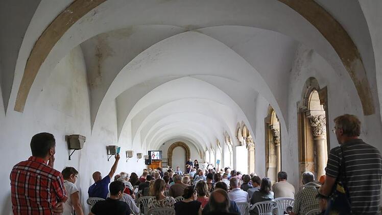 Versteigerung im Karmelitenkloster am 6. Juli 2019. Foto: Barbara Herbst