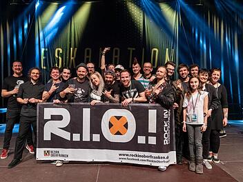 Die teilnehmenden Bands beim Finale der R.I.O.!-Clubtour in der Freiheitshalle in Hof Foto: Jochen Bake