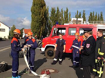 Der Poppenrother Feuerwehrnachwuchs hielt den kritischen Blicken der Prüfer stand. Foto: Wolfgang Wimmel