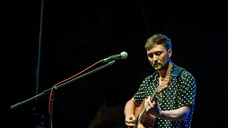 Impressionen vom Coburger Schlossplatzfest: Liedermacher Milow auf der ShowbühneFoto: Jochen Berger
