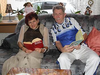 Hanne Groß und Siegfried Skowronek sind die Motoren der Parkinson-Selbsthilfegruppe Kulmbach. Sie appellieren an alle, die die Krankheit haben, doch zu den Monatstreffen zu kommen. Foto: Sonja Adam