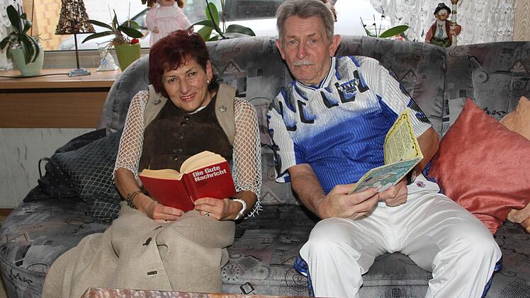 Hanne Groß und Siegfried Skowronek sind die Motoren der Parkinson-Selbsthilfegruppe Kulmbach. Sie appellieren an alle, die die Krankheit haben, doch zu den Monatstreffen zu kommen. Foto: Sonja Adam