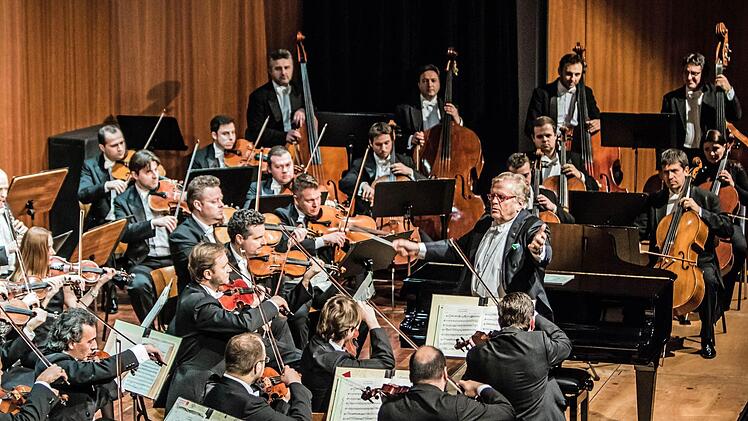 Impressionen vom Coburg-Gastspiel der Philharmonie der Nationen unter Leitung von Justus Frantz.Foto: Jochen Berger