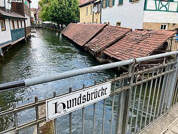 Von der Hundsbrücke hast du einen guten Blick auf die Forchheimer Fischkästen.