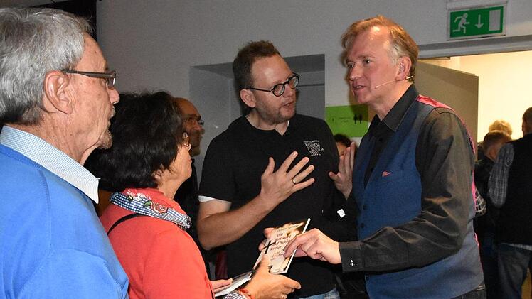 Der Kabarettist im Gespr&auml;ch mit seinen Fans