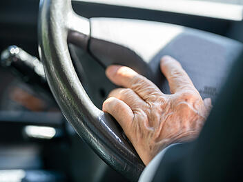 Alter, Autofahren, Autofahren im Alter, Auto Rentner
