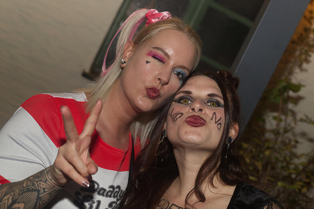 ME & MY (ZOMBIE) GIRLS HALLOWEEN