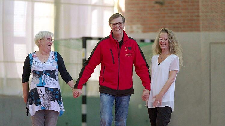 Jana Raschmann (links), Matthias Freydank und Cosima Heinold kommen aus Potsdam und kennen sich seit ihren Jugendjahren. Auch sie wurden damals, 1989, vom "Dirty Dancing"-Fieber gepackt.