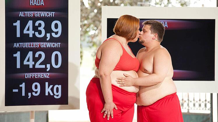 Im Biggest Loser-Camp in Andalusien war für das Ehepaar aus Nürnberg nach vier Wochen Schluss. Doch zu Hause haben die Nürnberger selbst den Kilos den Kampf angesagt. Alle Fotos: Sat.1