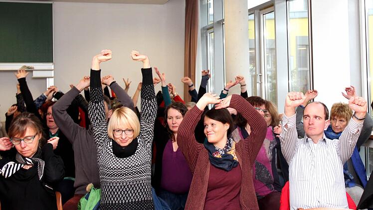Entspannungsübungen sind ein wichtiger Aspekt in der Burnout-Prävention. Fotos: Johanna Blum