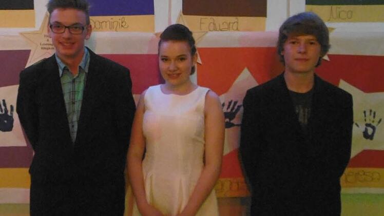 Die drei Besten der Mittelschule Wildflecken (von links): Nico Hergenröder, Theresa Müller, Kilian Leipold. Foto: Regina Rinke