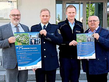 Sie freuen sich auf das Oerlenbacher Gespräch am 22. Mai: Bürgermeister  Franz Kuhn, Polizeidirektor Ralf Wiegand (Chef der Bundespolizei  Oerlenbach), Oberkommissar Nico Rogge (Sachbearbeiter  Öffentlichkeitsarbeit) und Altbürgermeister Siegfried Erhard.  Dieter Britz