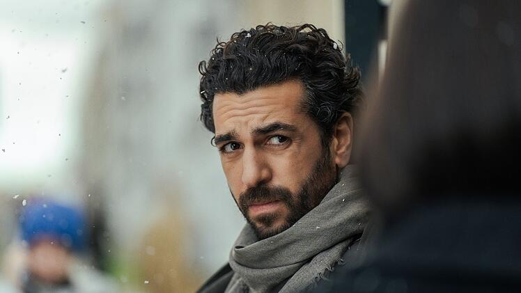 In der Rolle des geheimnisvollen Nachbarn Rahid ist bei "Smillas Gesp&uuml;r f&uuml;r Schnee" auch Elyas M'Barek mit von der Partie.