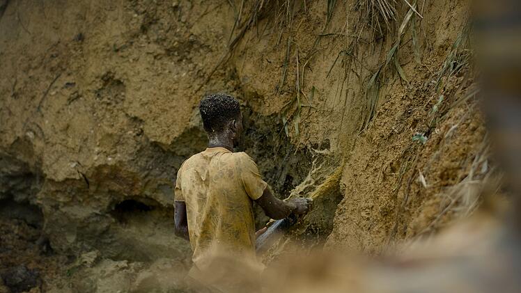 In Ghana gibt es unz&auml;hlige illegale Goldminen. Nicht selten sterben hier Menschen.