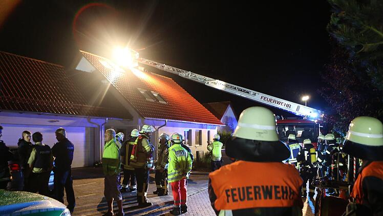 Am 20.07.2017 kam es in der Mecklenburger Straße in Langenzenn (Landkreis Fürth) zu einem Dachstuhlbrand in einem Einfamilienhaus. Foto:News5/Merzbach