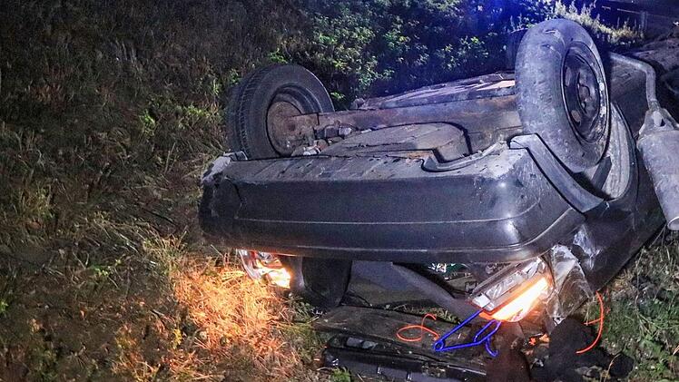 Zu einem schweren Unfall ist es am Samstagmorgen im Kreis Bayreuth gekommen. Symbolbild: Merzbach/News5