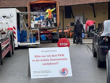Was macht jemand, der seinen Problemmüll zu Fuß anliefert? Foto: Jürgen Gärtner