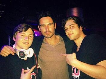 Im "Paia" in Coburg haben Dominik Schramm und Fabian Huber sogar den Bachelor getroffen. Foto: privat