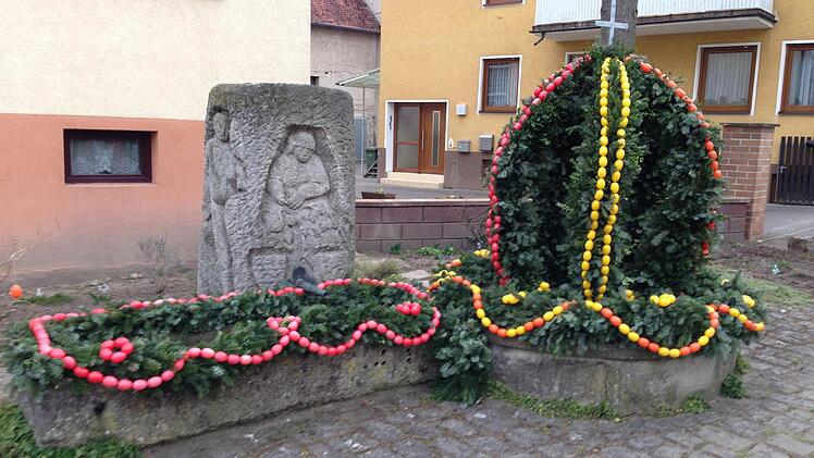 Der Osterbrunnen in Pommersfelden. Foto: Stefan Reinmann