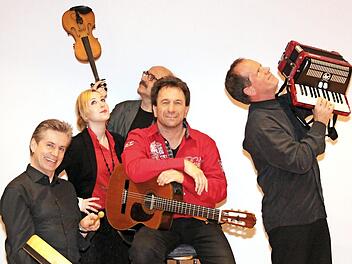 Clemens Bittlinger kommt mit seiner Band in die Ziegelhüttener Friedenskirche. Foto: privat