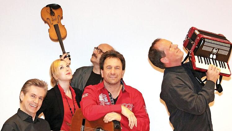 Clemens Bittlinger kommt mit seiner Band in die Ziegelhüttener Friedenskirche. Foto: privat