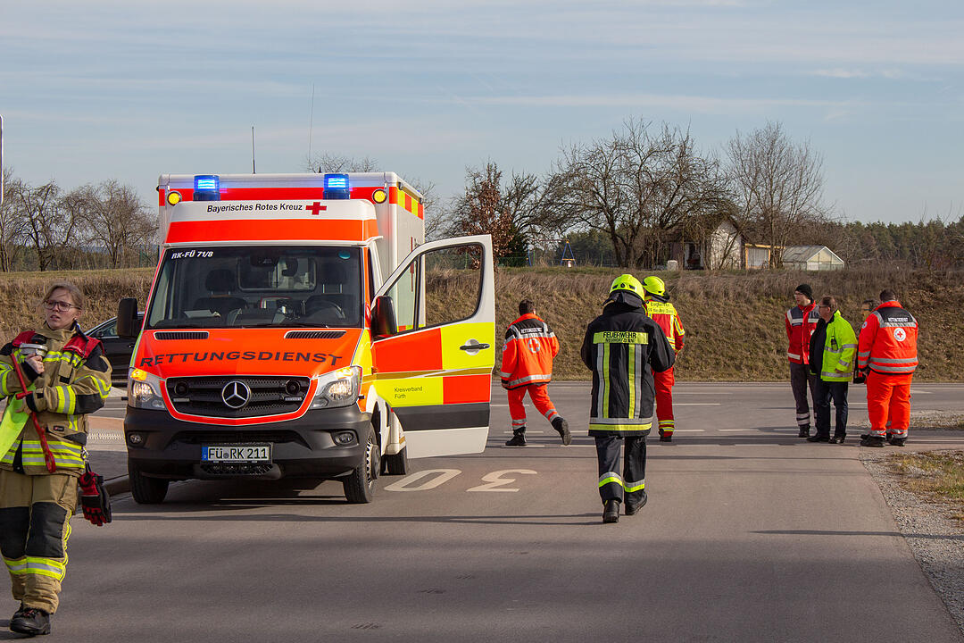 Markt Erlbach:  Brand in Einfamilienhaus – Vater und Sohn verletzt