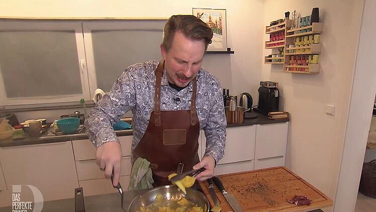 Mist, die Kartoffeln zu dick gehobelt! Ben f&auml;llt seine ambitioniertes "Mille-feuille" auseinander.