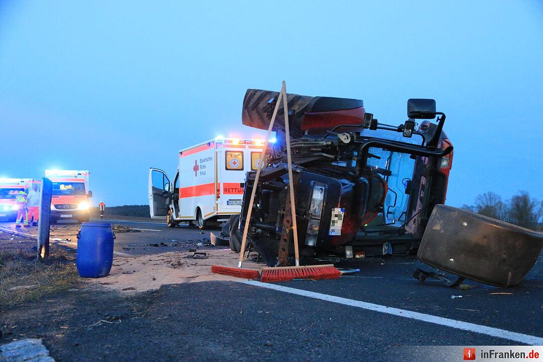 Hafenpreppach: Pkw kollidiert mit Traktor